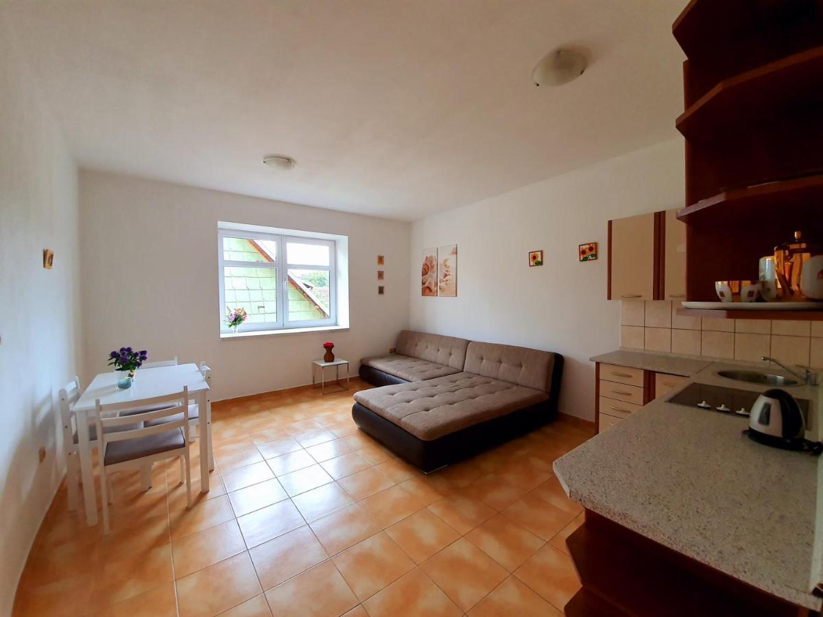 Apartman U Slunecnice Husinetz Exterior photo